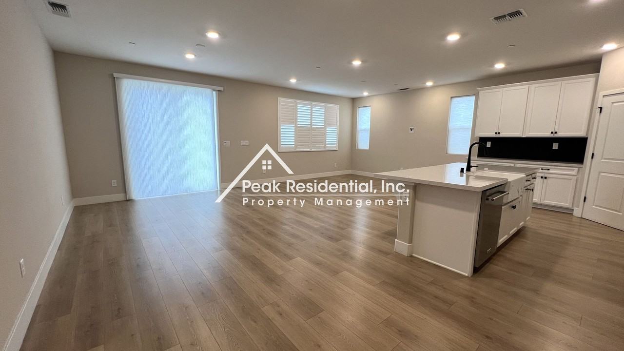 140 Tortosa Ct - Photo 6 of 34