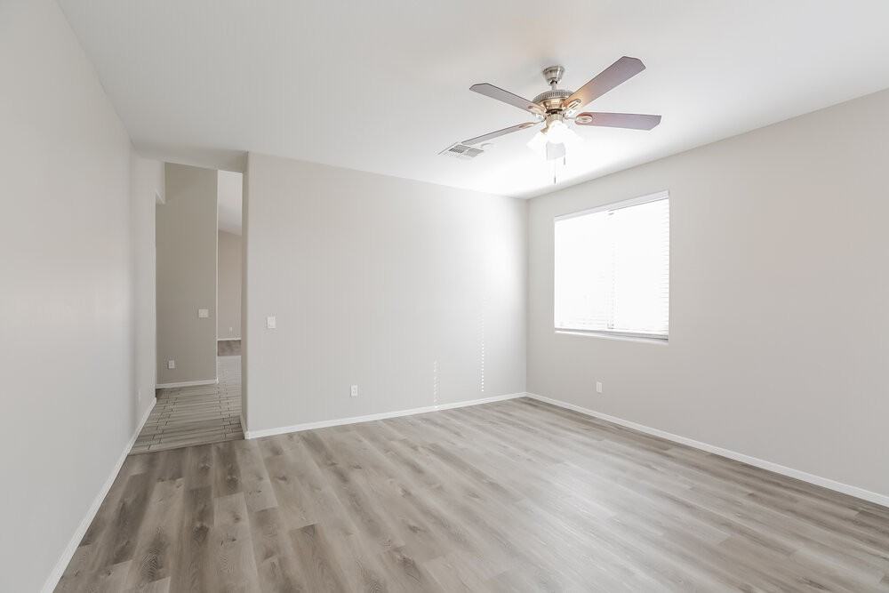 6927 S 37th Gln - Photo 4 of 16