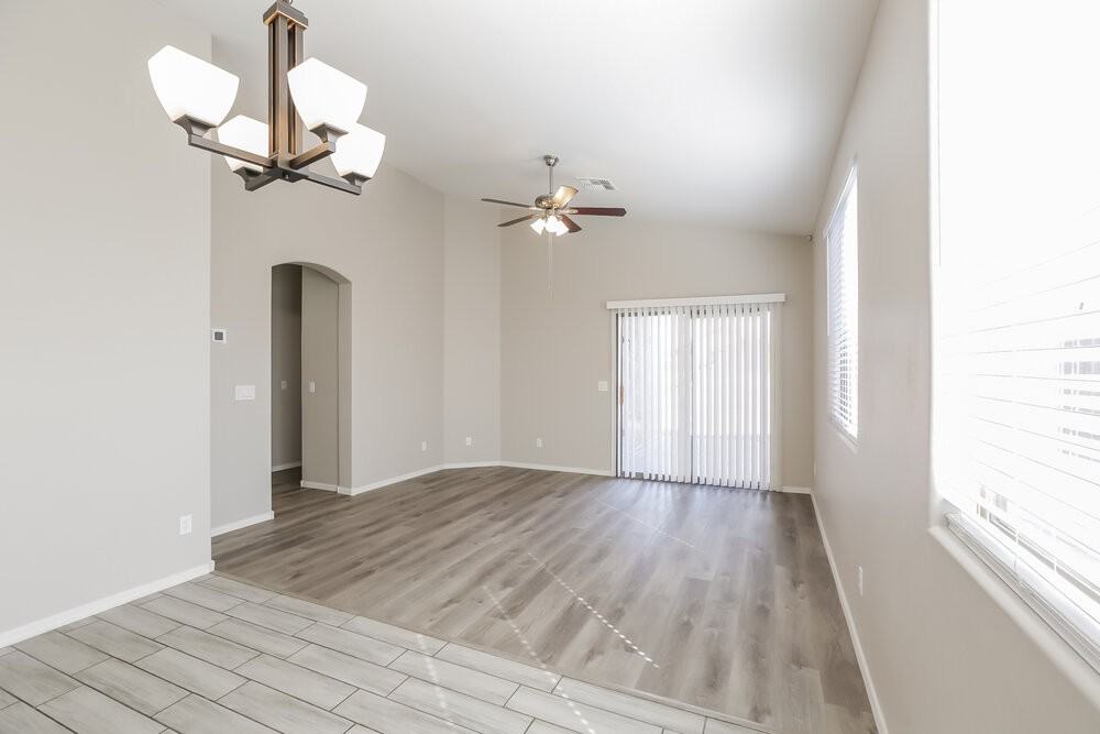 6927 S 37th Gln - Photo 5 of 16