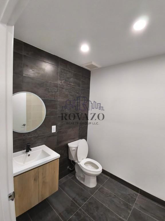 556 Market Street #4D - Photo 4 of 6