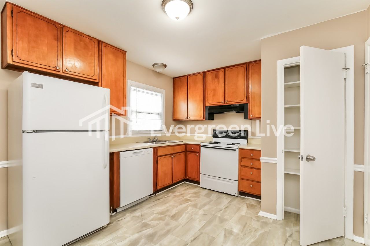 2407 Phoenix Dr - Photo 5 of 15