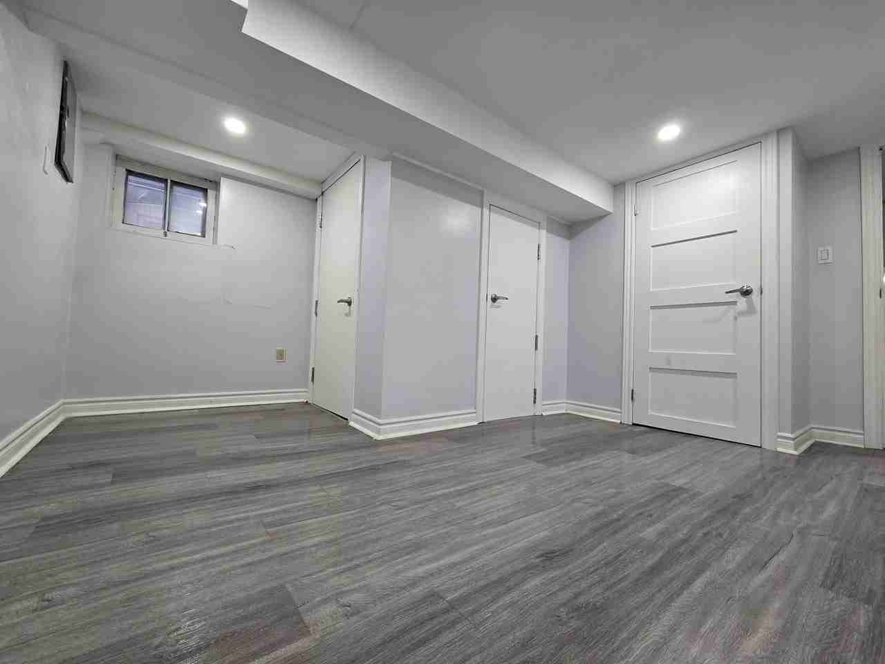 984 Ossington Avenue #BSMT - Photo 3 of 10