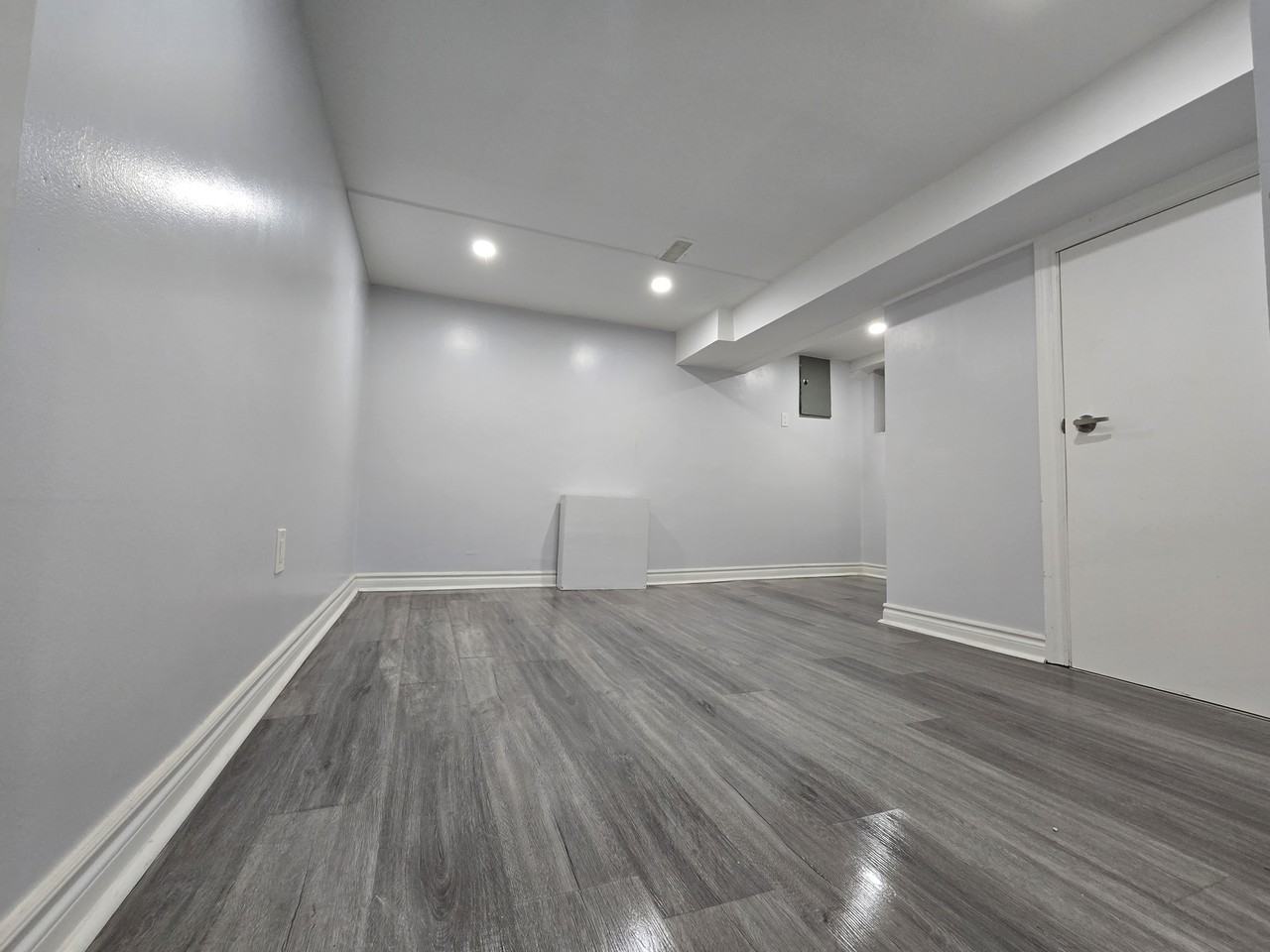 984 Ossington Avenue #BSMT - Photo 7 of 10