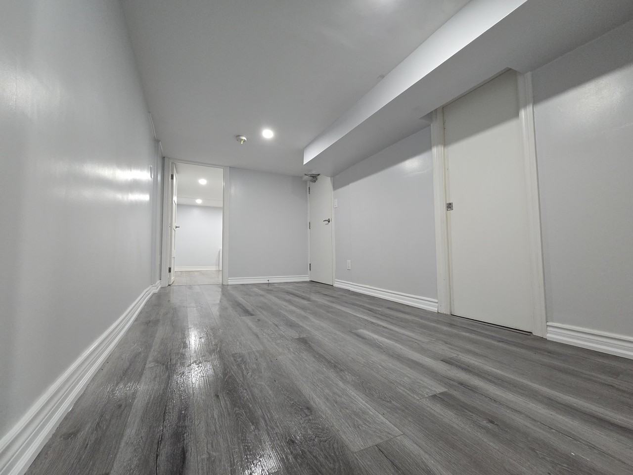 984 Ossington Avenue #BSMT - Photo 4 of 10