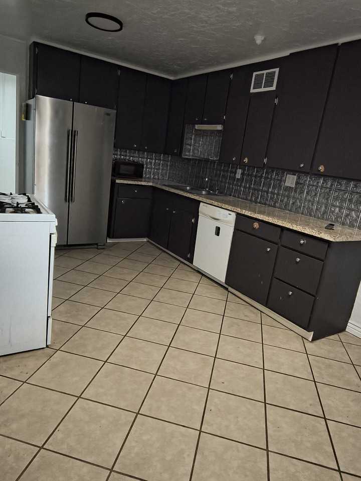 5025 S 4460 W #NA - Photo 6 of 10