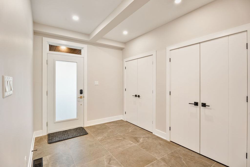 72 Armstrong Street #B - Photo 3 of 30