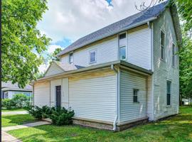 featured image of 908 S 8th St