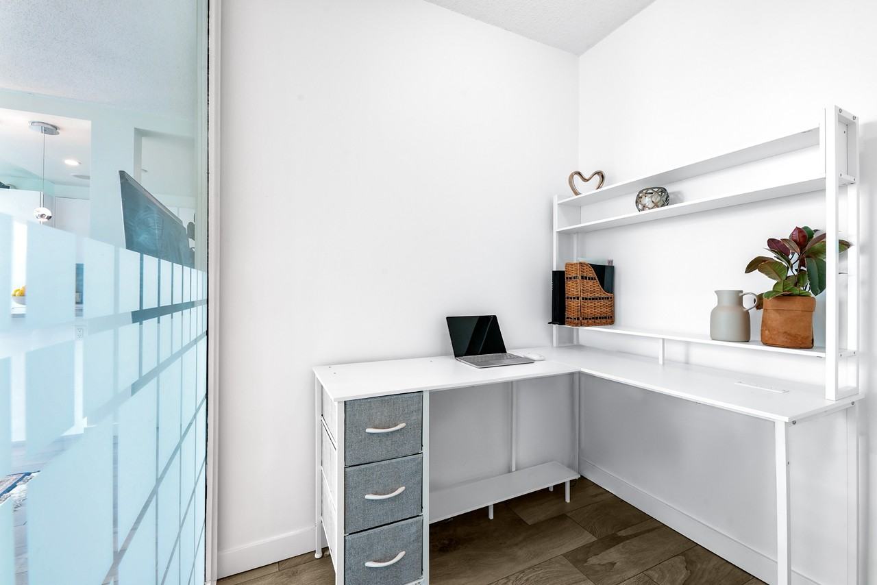 W Georgia St - Photo 6 of 6