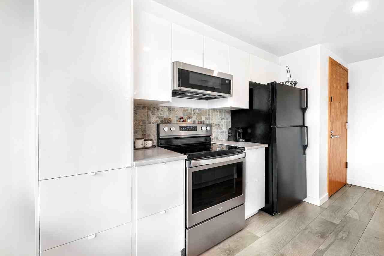 W Georgia St - Photo 5 of 6