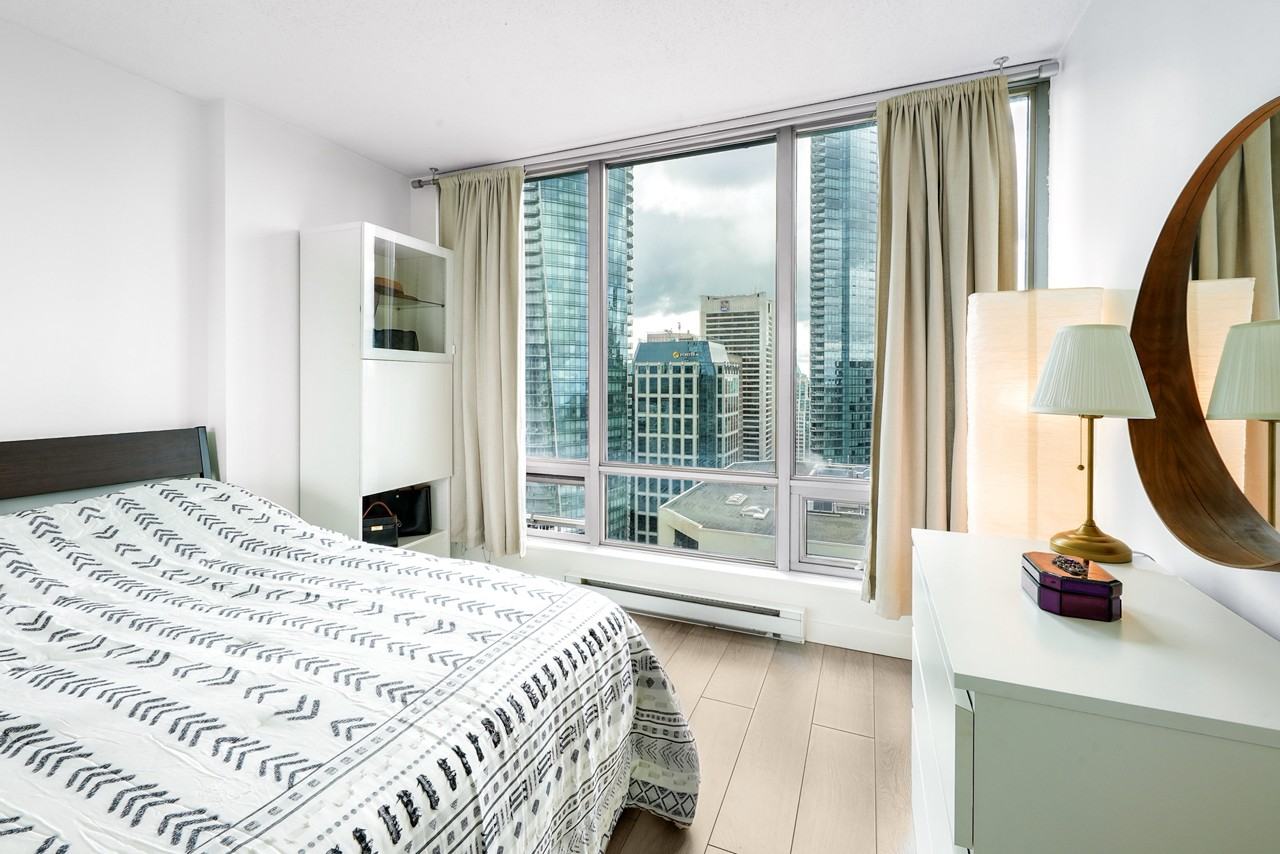 W Georgia St - Photo 4 of 6