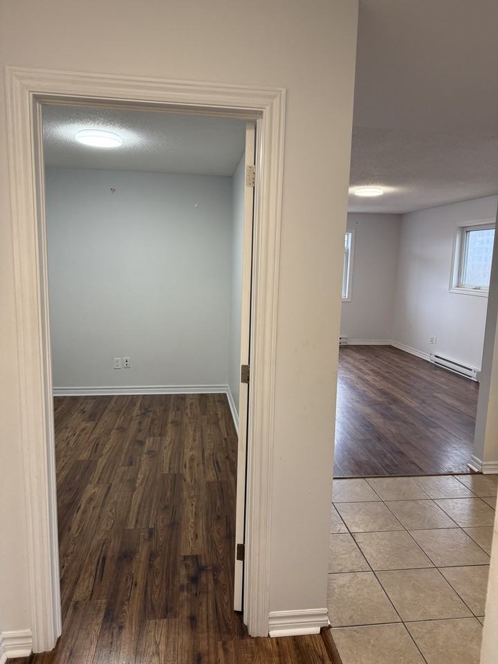 52 Champagne Avenue South - Photo 5 of 21