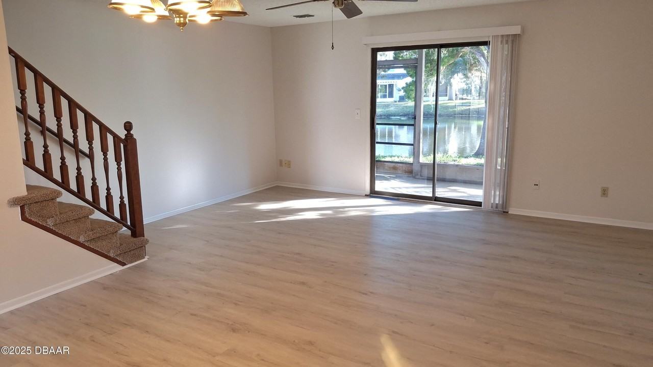 804 Deer Springs Rd - Photo 5 of 50