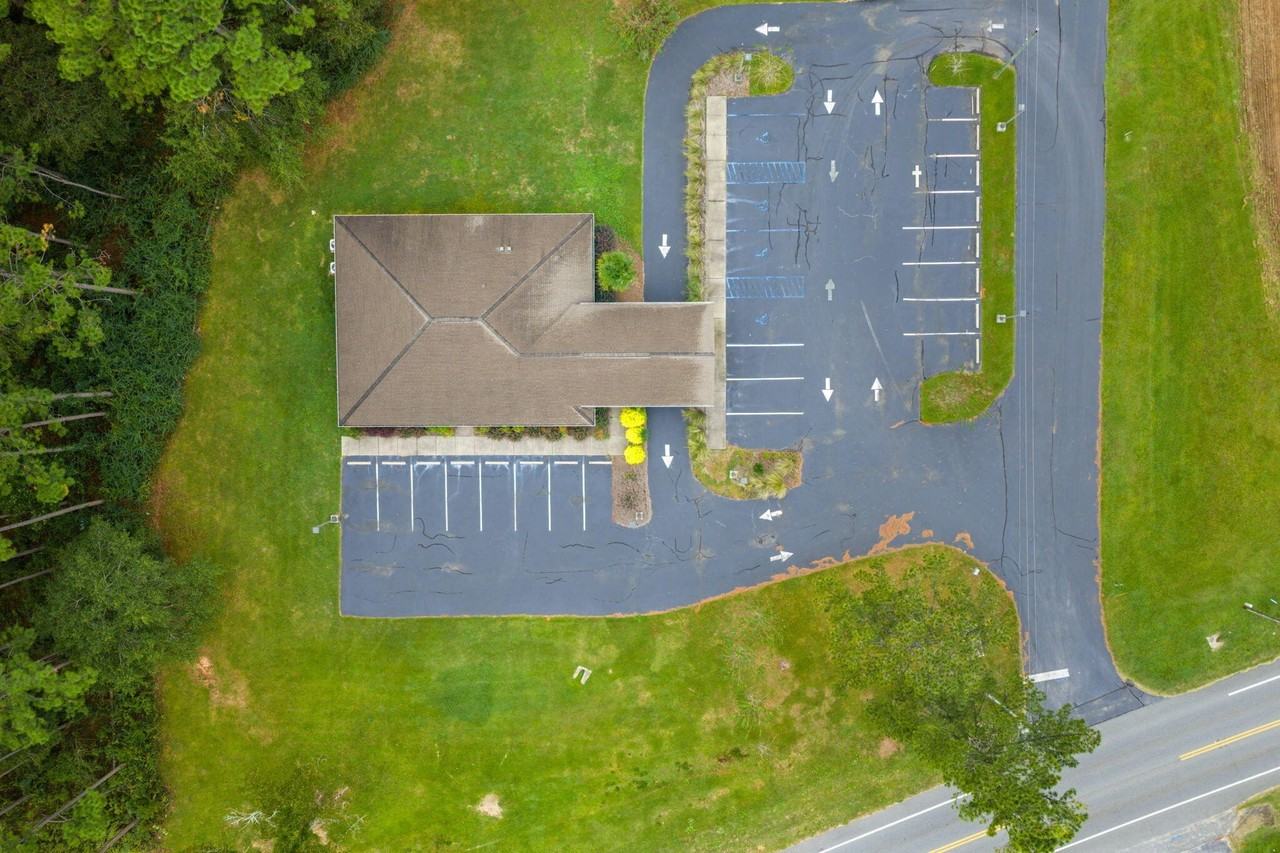 1200 Henley Ln - Photo 2 of 12