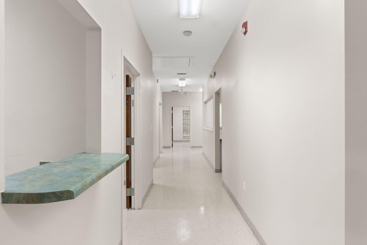 1200 Henley Ln - Photo 5 of 12