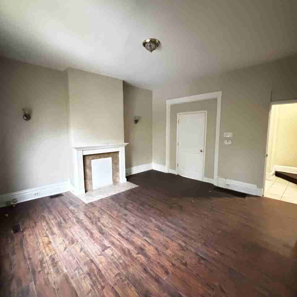 3429 Moulton Avenue - Photo 3 of 10