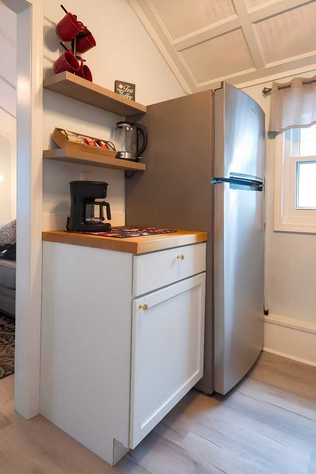 Laurel St - Photo 4 of 6