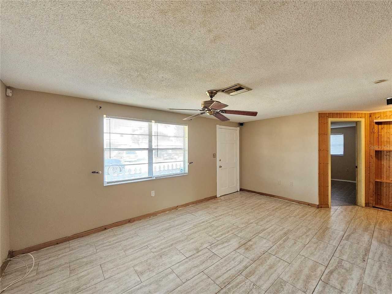 3048 Coldwell Dr - Photo 3 of 15