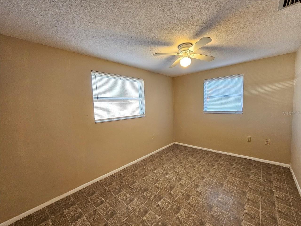 3048 Coldwell Dr - Photo 7 of 15