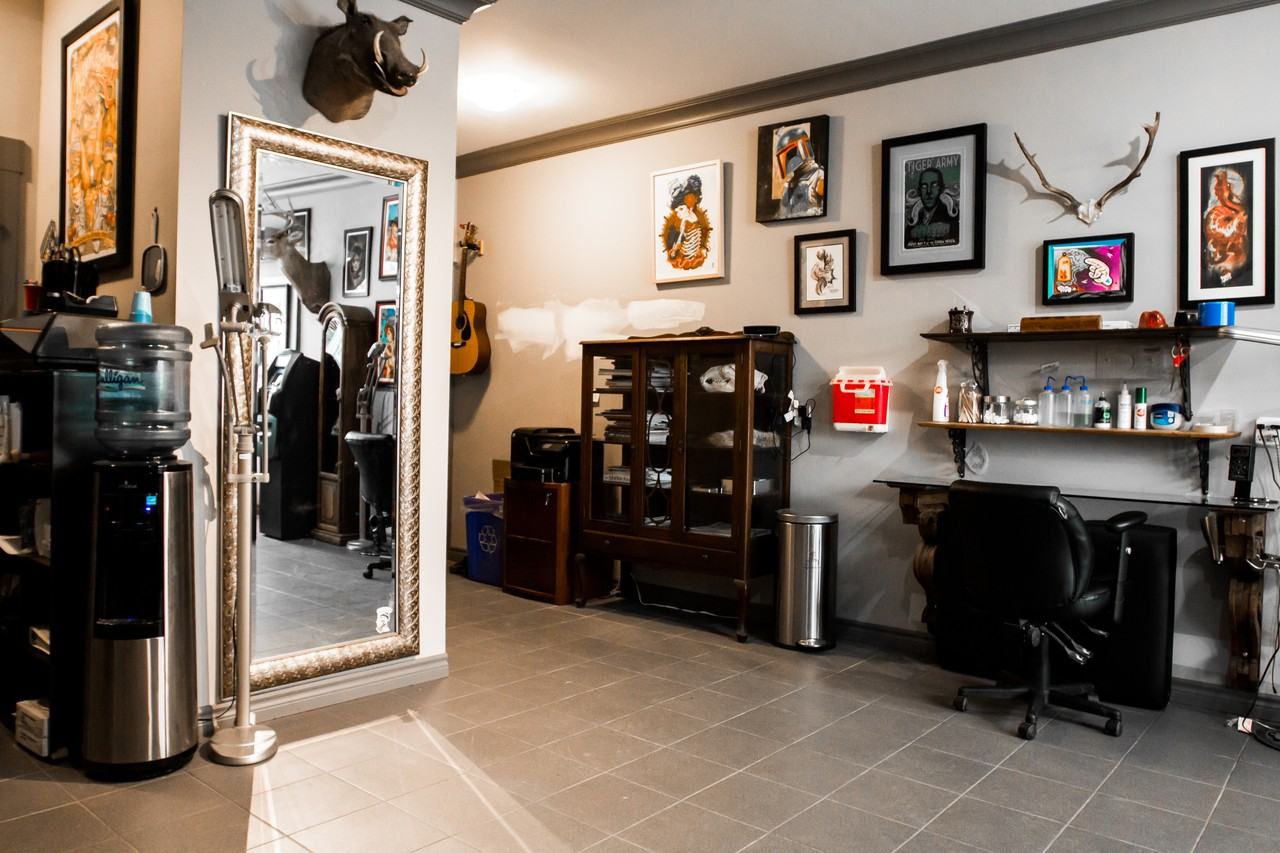 952 Oxford Street East - Photo 7 of 9