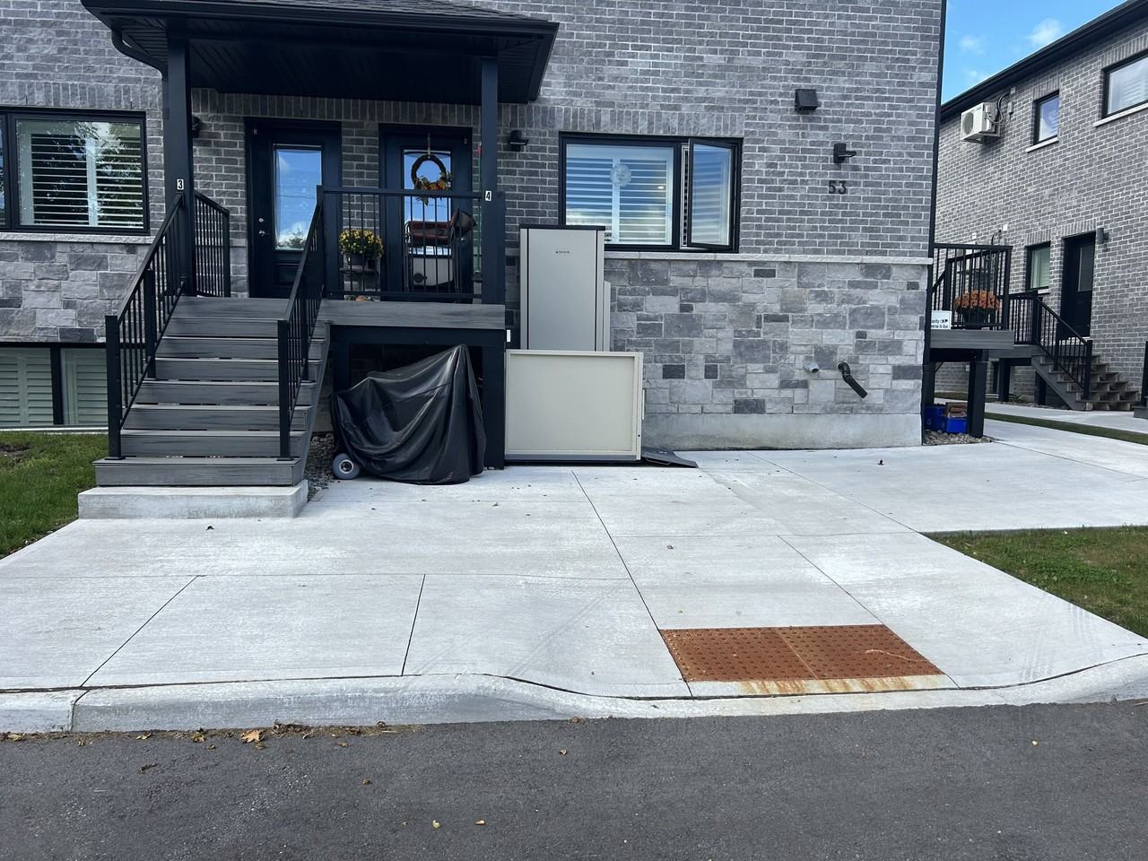 Leahy Suites - Photo 2 of 13