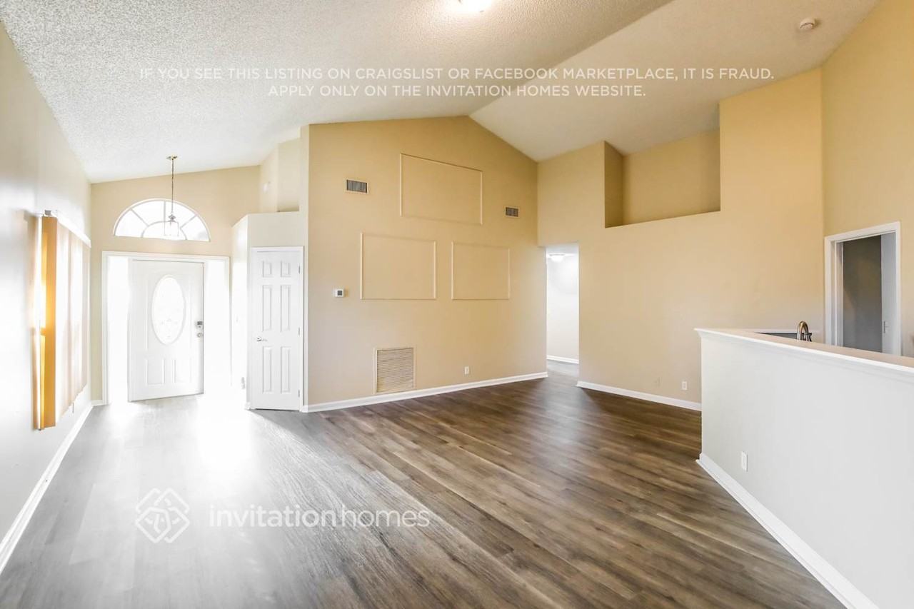 2880 Northwest 68th Lane - Photo 4 of 17