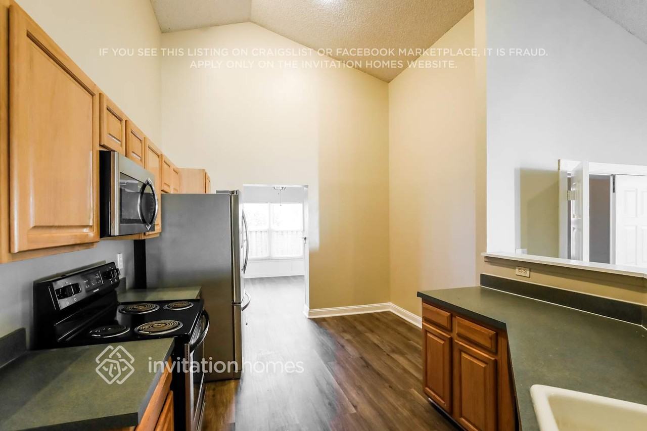 2880 Northwest 68th Lane - Photo 6 of 17