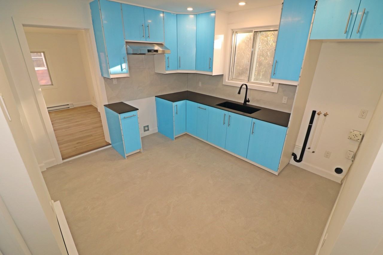 3010 Rue Sherbrooke Est - Photo 2 of 16