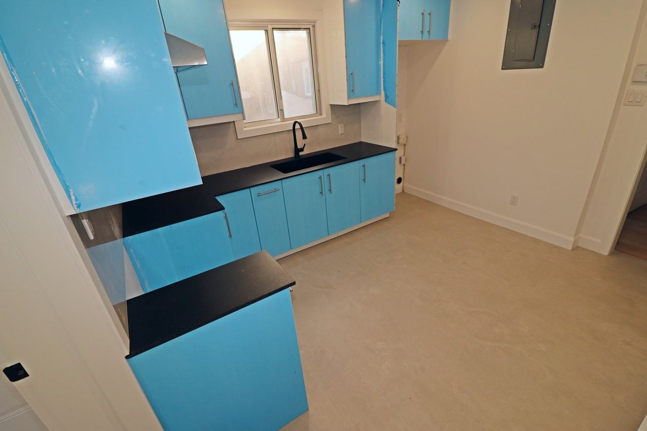 3010 Rue Sherbrooke Est - Photo 4 of 16