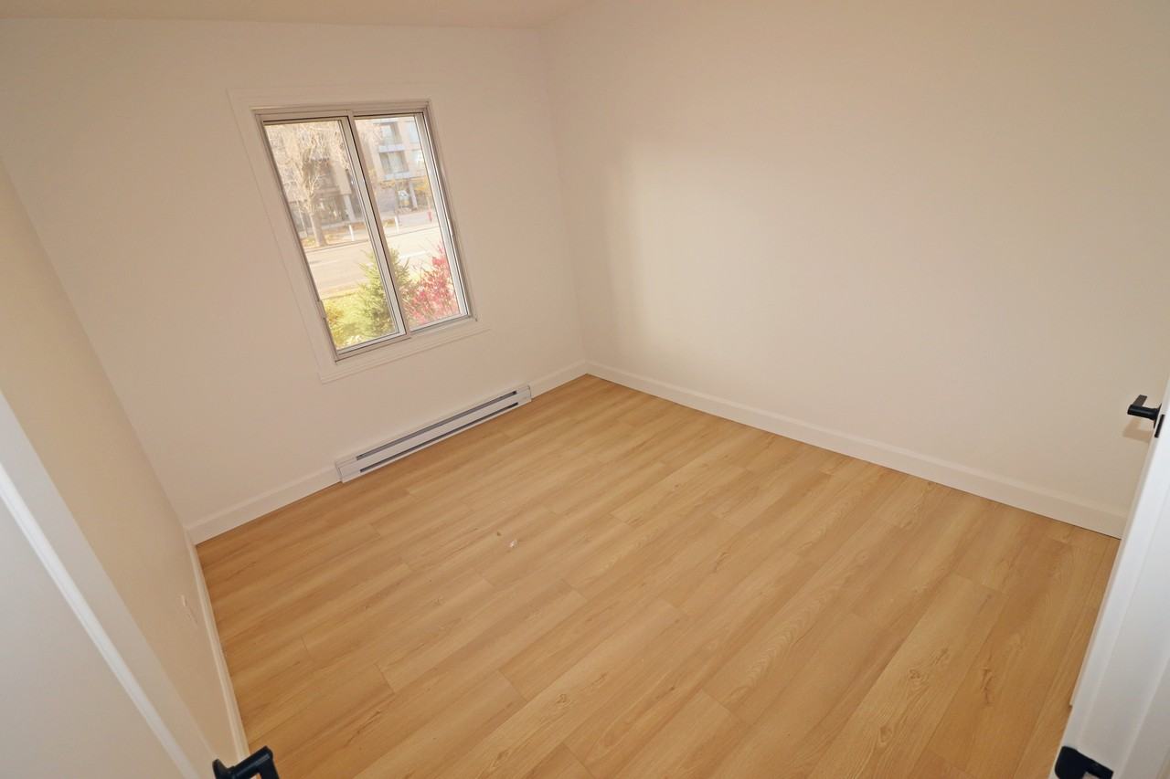 3010 Rue Sherbrooke Est - Photo 5 of 16