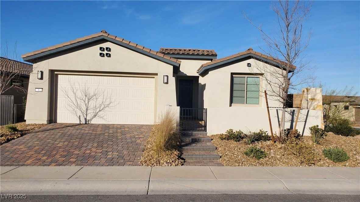 6 Sun Mirage Ave - Photo 2 of 50