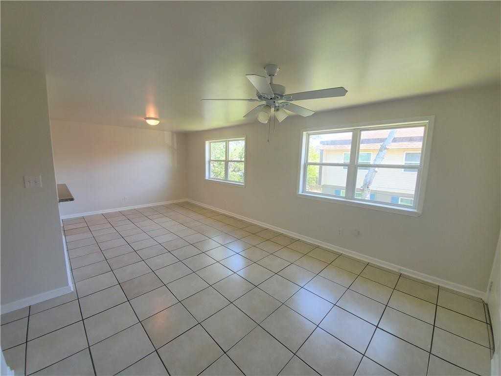 116 Zeta St ##D - Photo 4 of 16