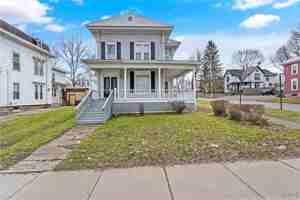 featured image of 402 Oneida St