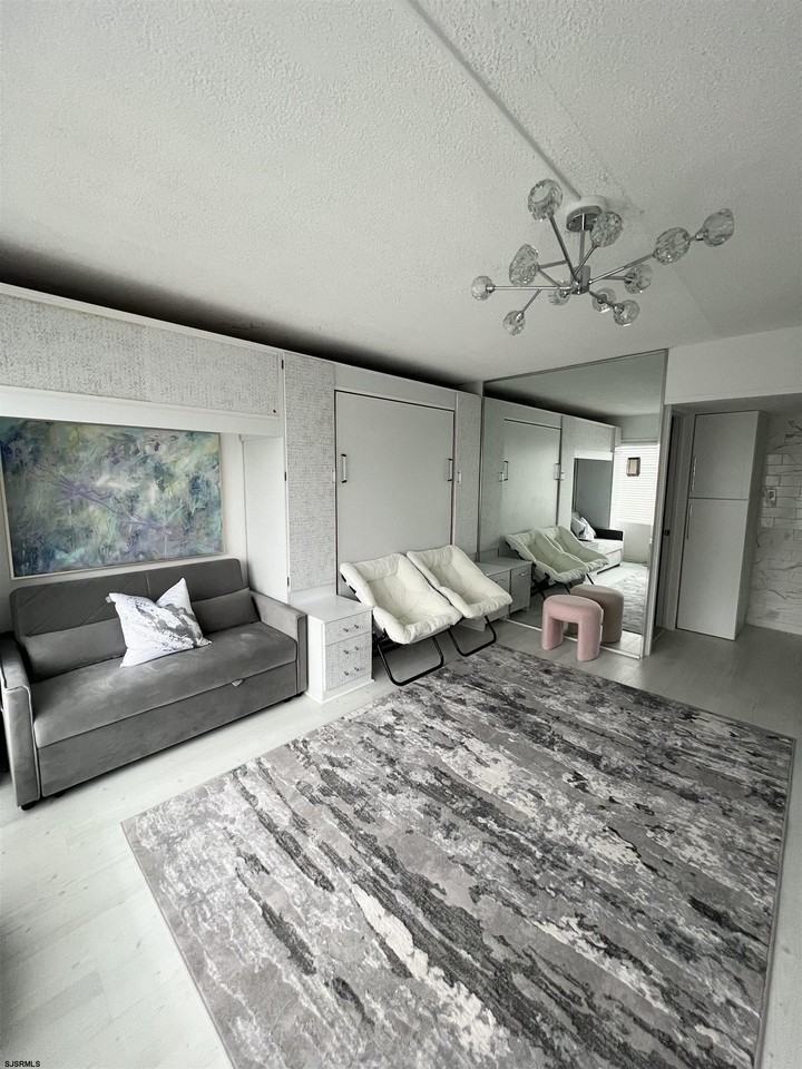 3501 Boardwalk - Photo 4 of 7