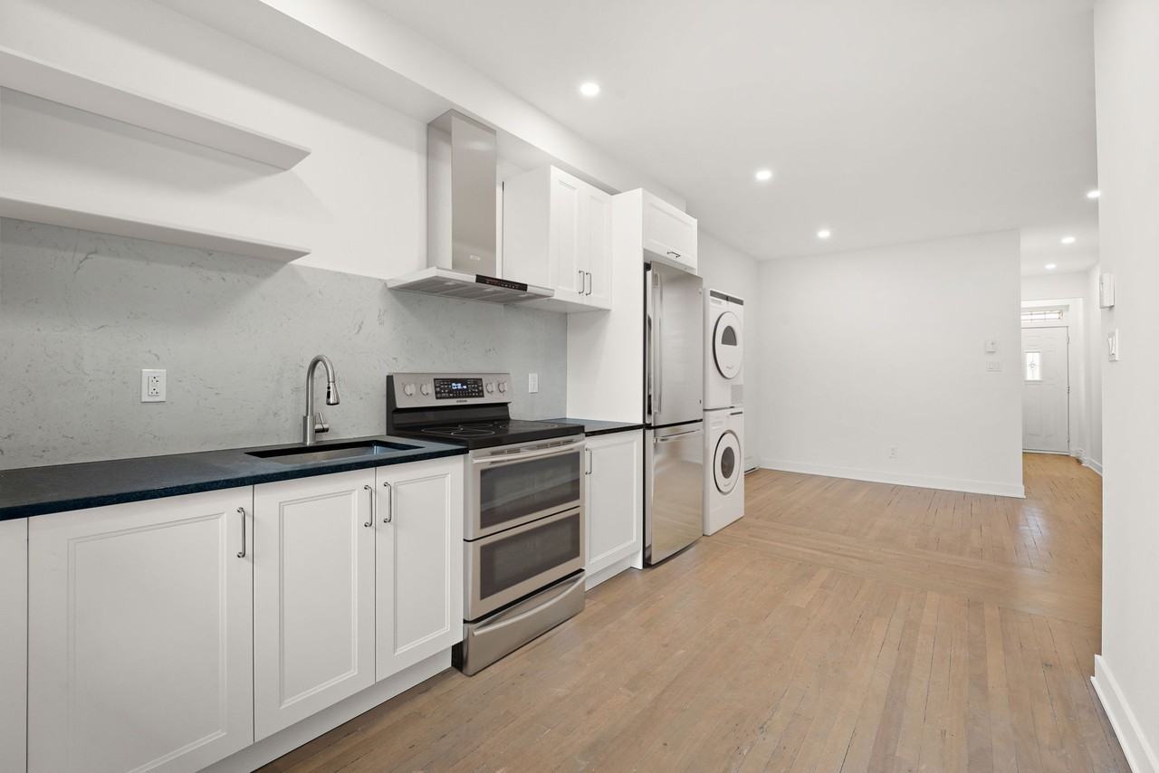 6256 Rue Cartier #6256 - Photo 2 of 6