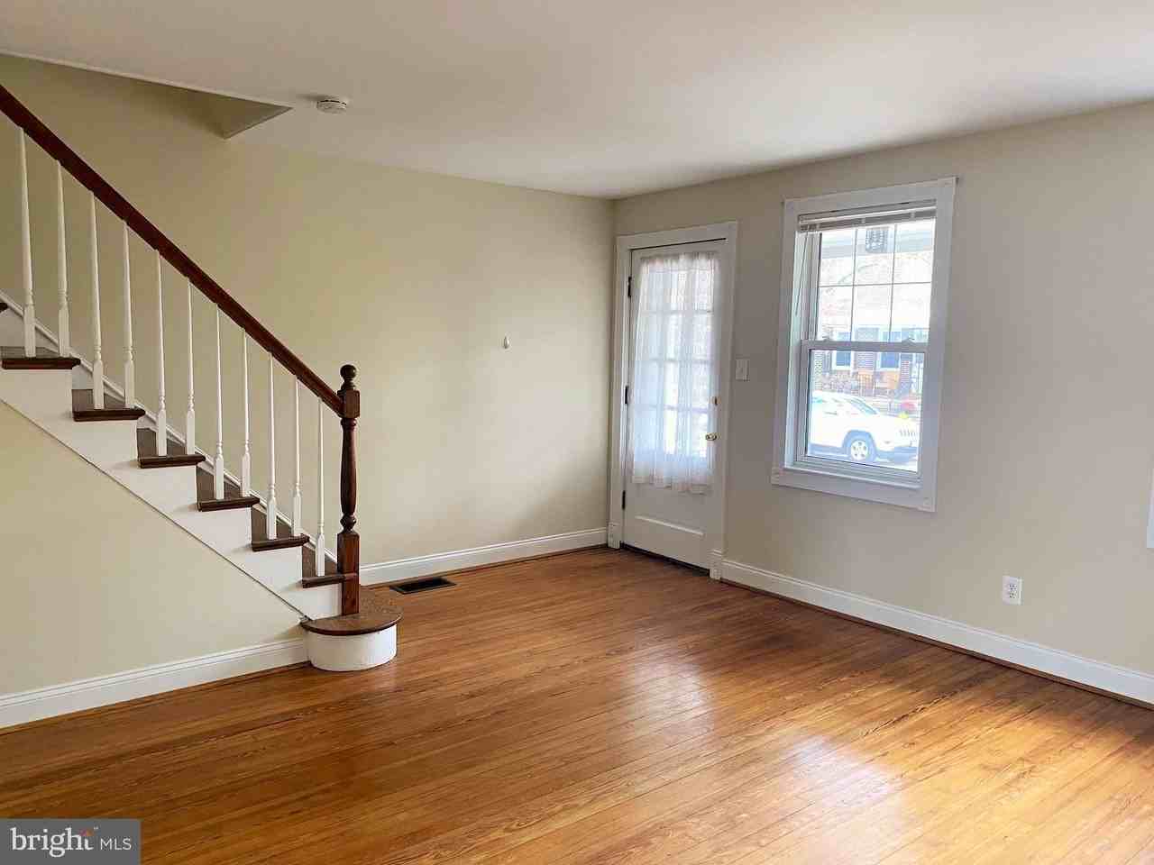 115 Wesley Ave - Photo 3 of 17