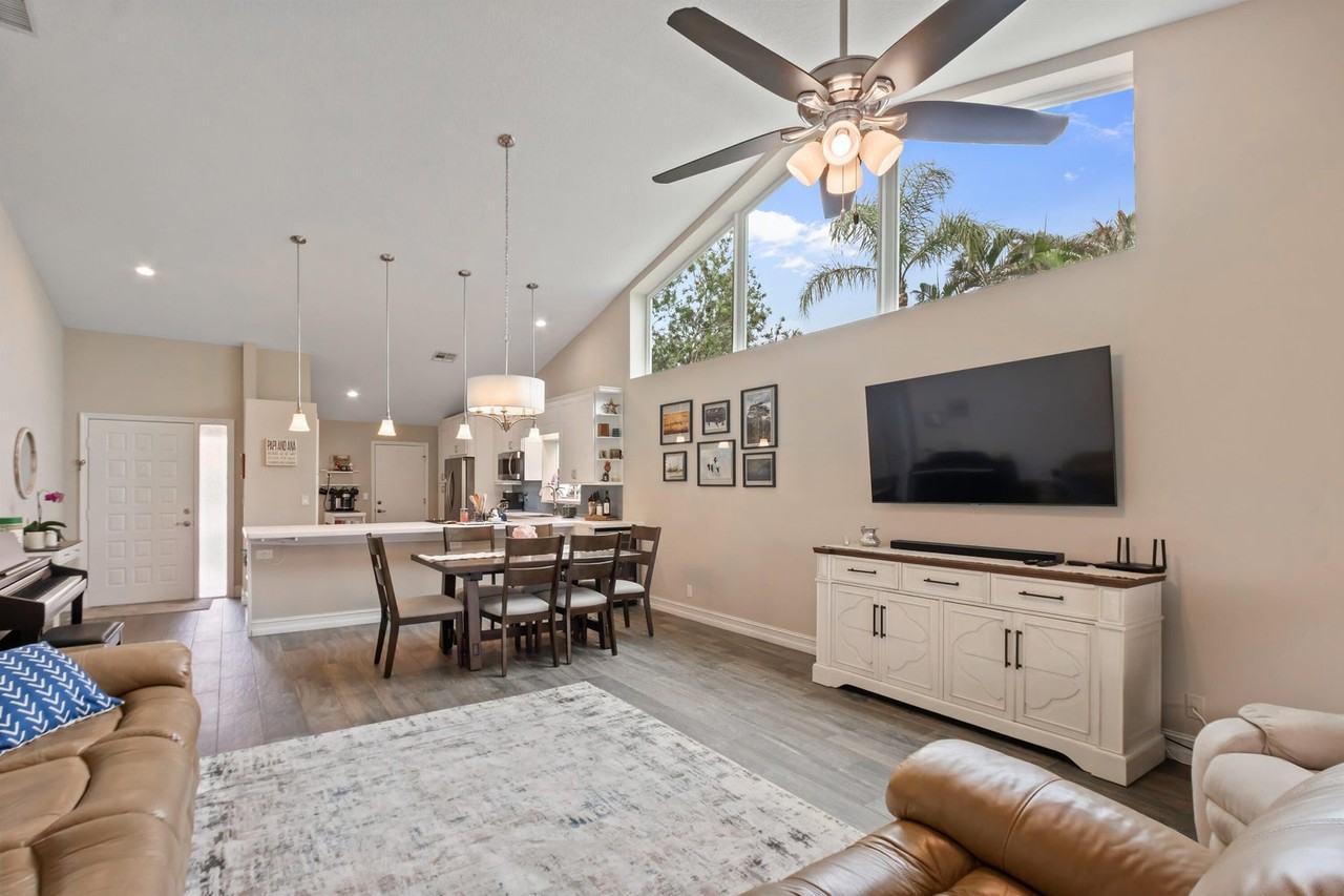 1401 Mahogany Place - Photo 3 of 20