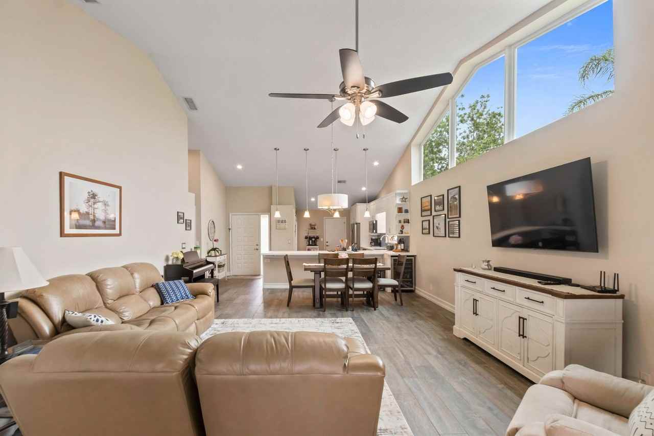 1401 Mahogany Place - Photo 5 of 20