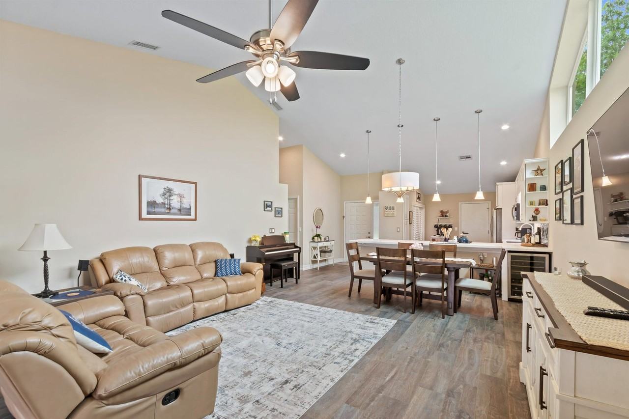 1401 Mahogany Place - Photo 7 of 20