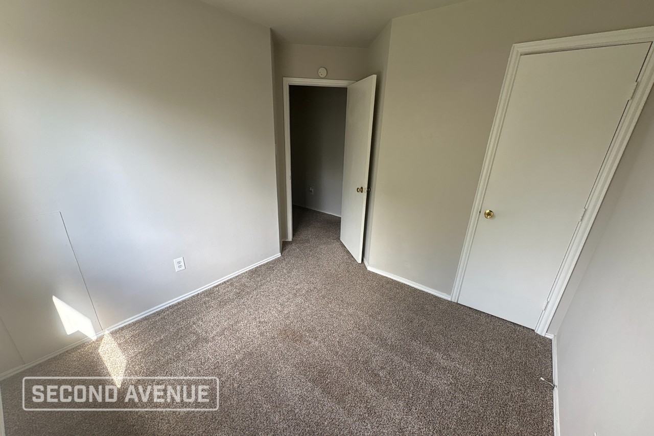 993 Shelton Ln - Photo 7 of 16