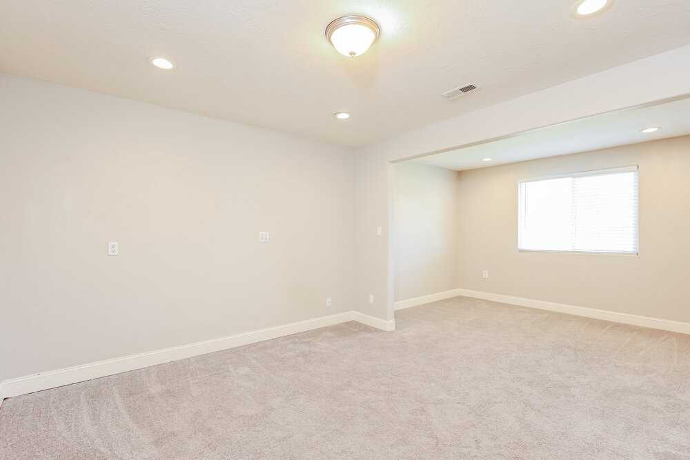 3056 Wn - Photo 3 of 16