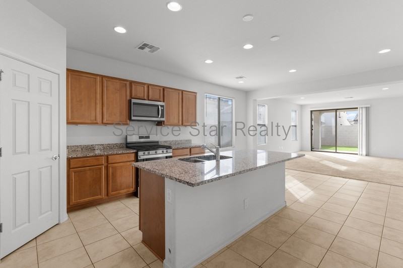 9031 W San Juan Ave - Photo 6 of 23