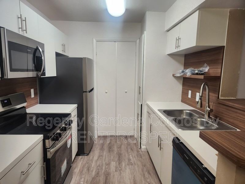 5540 Devonbriar Way #103