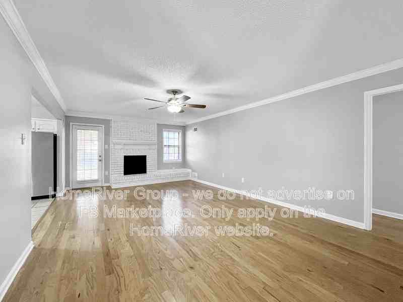 8278 Hardwood Cv - Photo 4 of 25