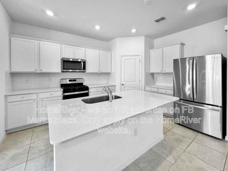 3120 61st Ter E - Photo 4 of 20