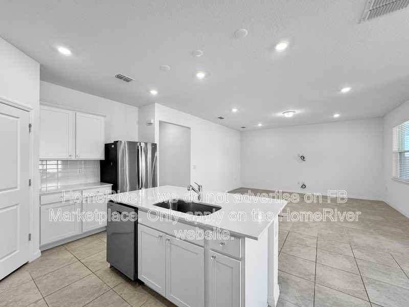 3120 61st Ter E - Photo 5 of 20