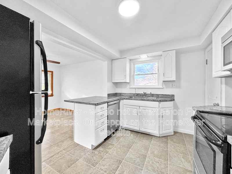 1406 N Mercer St - Photo 6 of 21