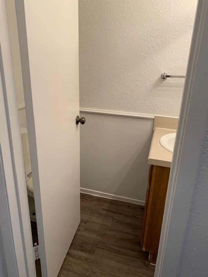 Las Colinas Apts. - Photo 7 of 30