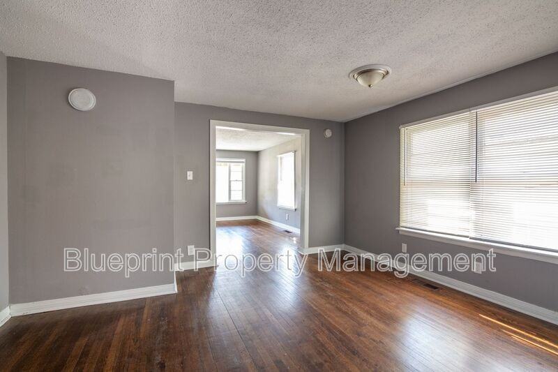 2242 3rd Ave S - Photo 5 of 12