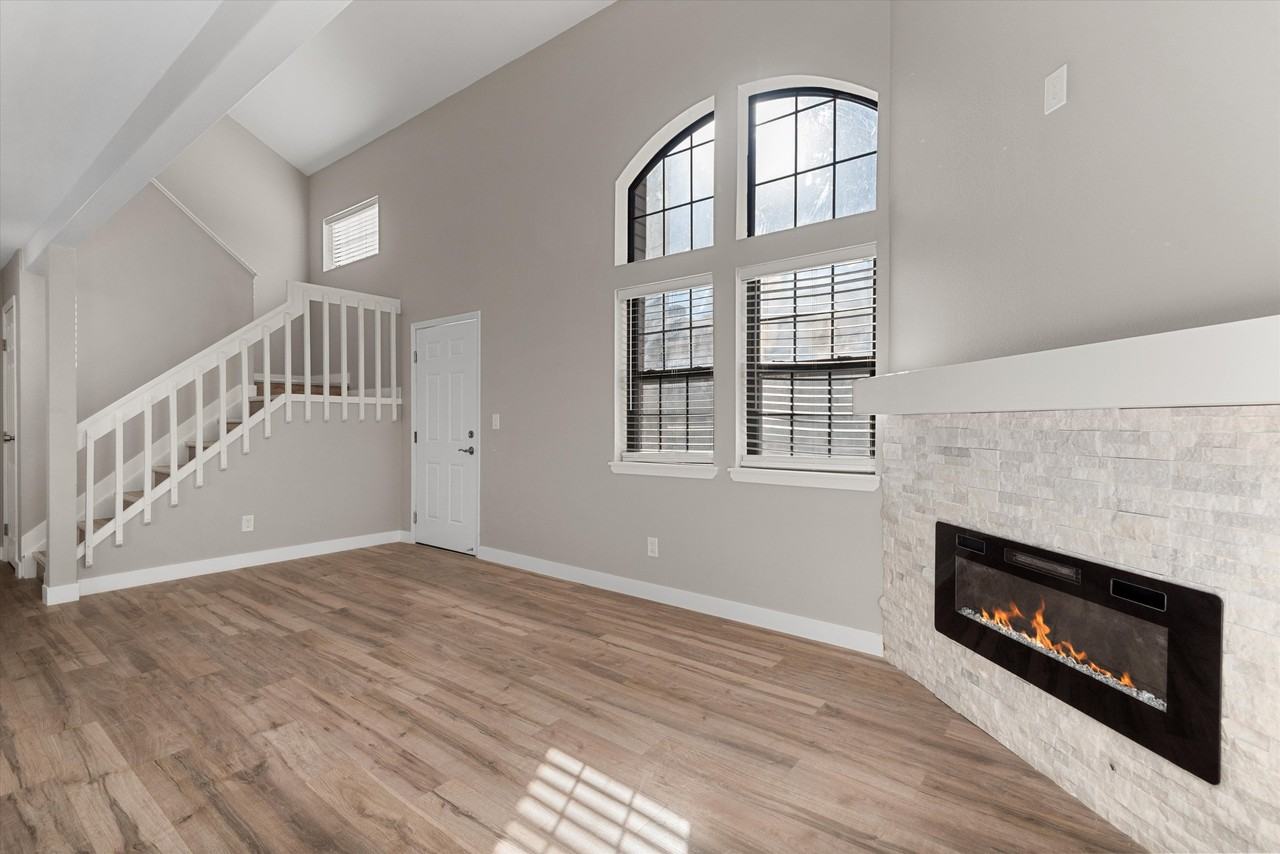 18404 E KEPNER PL - 203 - TRP - Photo 2 of 25