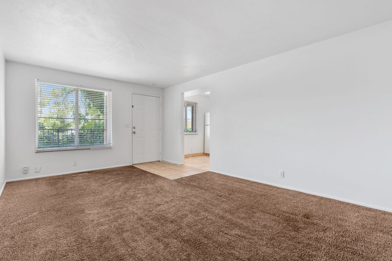 Roberta Street Apartments - Photo 6 of 25